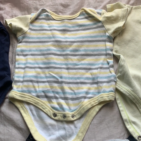 6-9M clothes lot - Picture 6 of 14